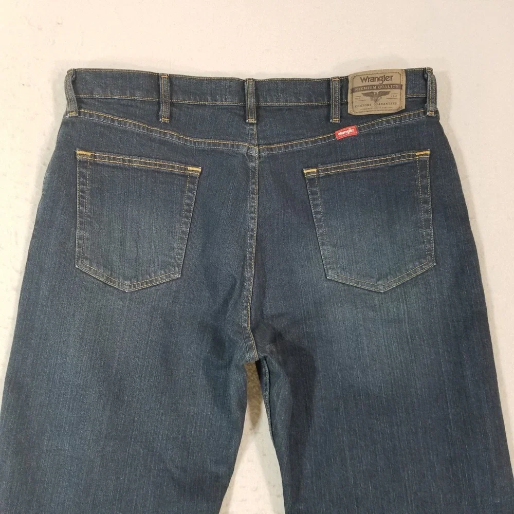 Wrangler jeans men's 38x30 regular fit flex denim pants dark wash